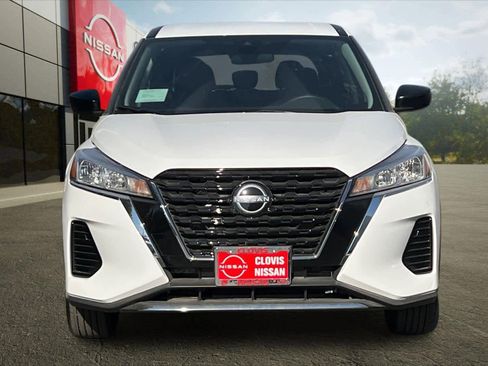 New 2025 Nissan Kicks Play S image 11