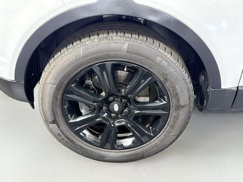 Used 2018 Land Rover Range Rover Evoque SE image 38