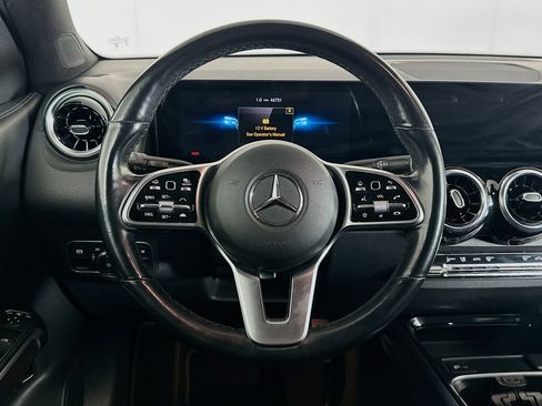 Used 2023 Mercedes-Benz GLB 250 4MATIC image 18