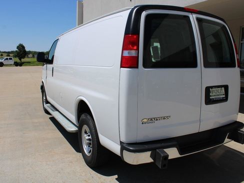 Used 2024 Chevrolet Express 2500 w/ Driver Convenience Package RWD image 9