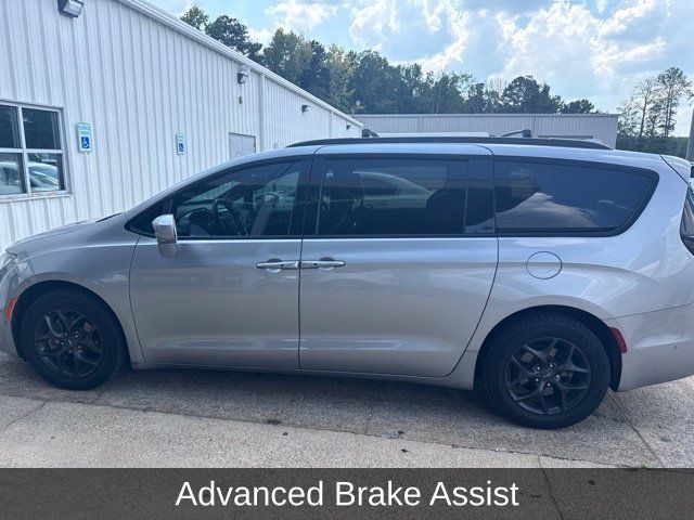 Used 2020 Chrysler Pacifica Touring-L Plus FWD image 11
