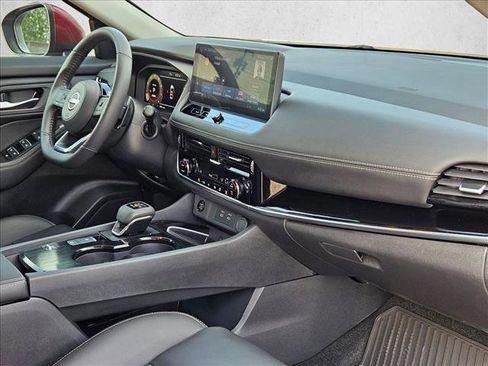 Used 2024 Nissan Rogue SL FWD image 21