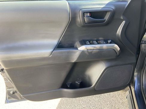 Used 2023 Toyota Tacoma SR5 w/ Technology Package AWD/4WD image 12
