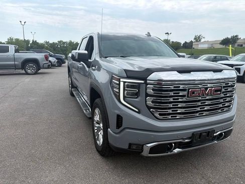 Used 2024 GMC Sierra 1500 Denali w/ Technology Package AWD/4WD image 8