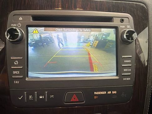 Used 2017 Chevrolet Traverse LT w/ Style and Technology Package AWD/4WD image 17