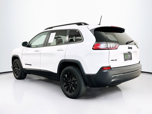 Used 2023 Jeep Cherokee Altitude Lux image 5