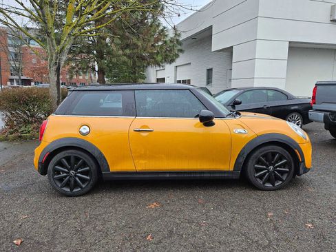 Used 2016 MINI Cooper S image 2
