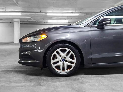 Used 2015 Ford Fusion SE image 15
