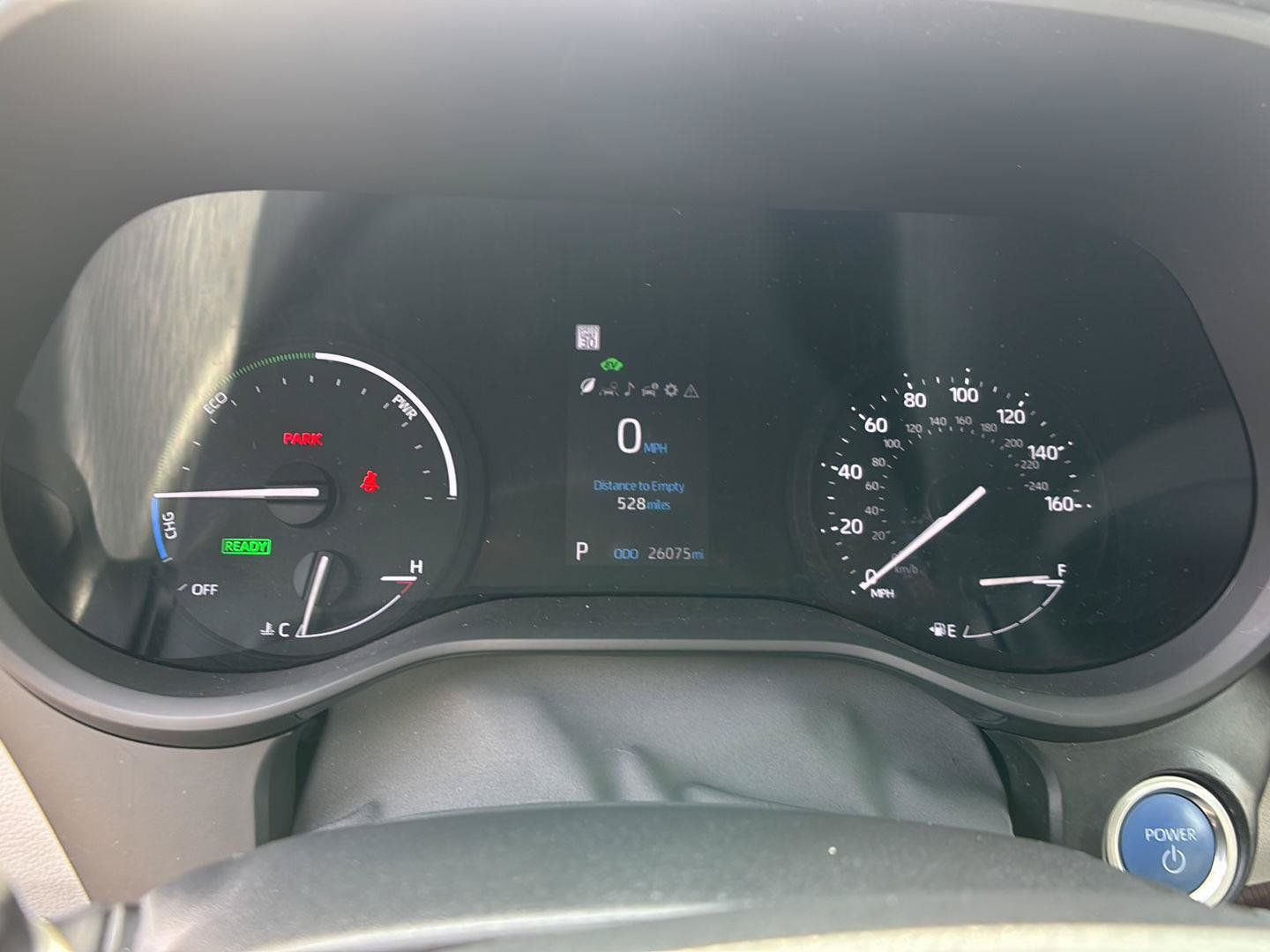Used 2024 Toyota Sienna LE AWD/4WD image 3