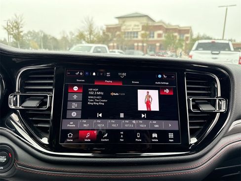 Used 2024 Dodge Durango GT image 25