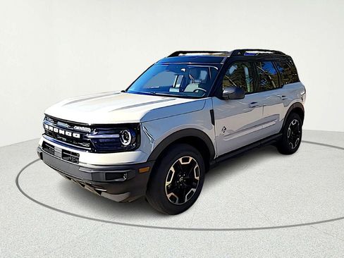 Used 2024 Ford Bronco Sport Outer Banks w/ Tech Package image 1