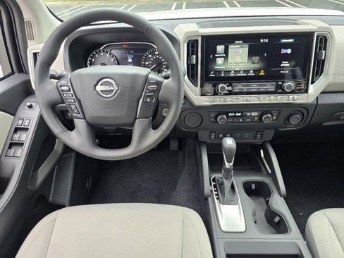New 2025 Nissan Frontier SV w/ SV Convenience Package image 7