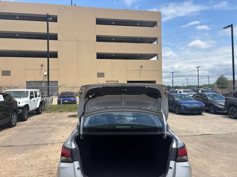 Used 2025 Nissan Versa SV FWD image 29