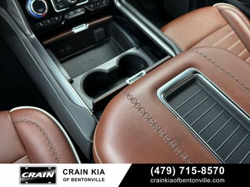 Used 2023 GMC Yukon Denali Ultimate image 16