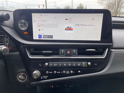 Used 2025 Lexus ES 350 Luxury image 7