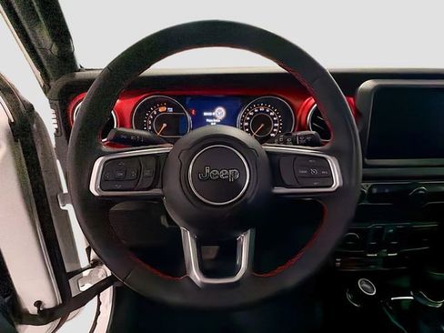 Used 2023 Jeep Wrangler Unlimited Rubicon w/ Cold Weather Group AWD/4WD image 9