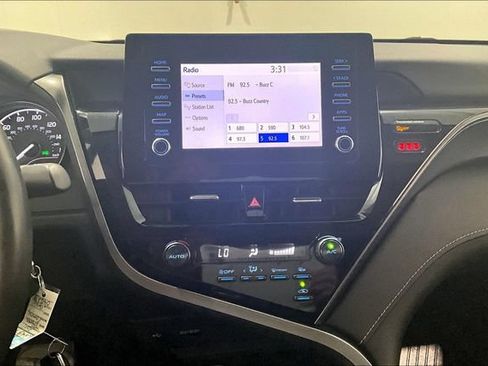 Used 2021 Toyota Camry SE AWD/4WD image 19