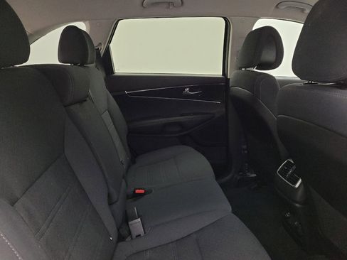 Used 2016 Kia Sorento FWD image 19