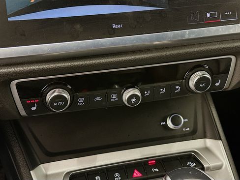 Used 2025 Audi Q3 2.0T Premium image 23