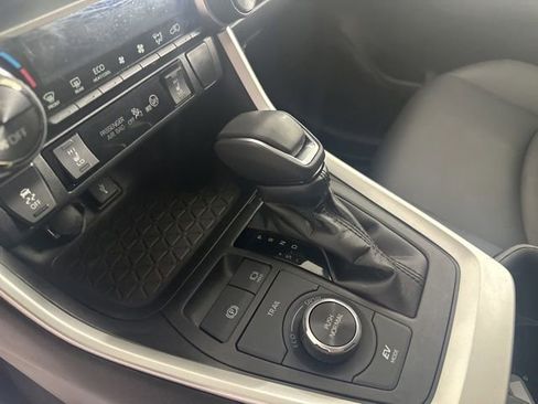Used 2022 Toyota RAV4 XLE Premium AWD/4WD image 15