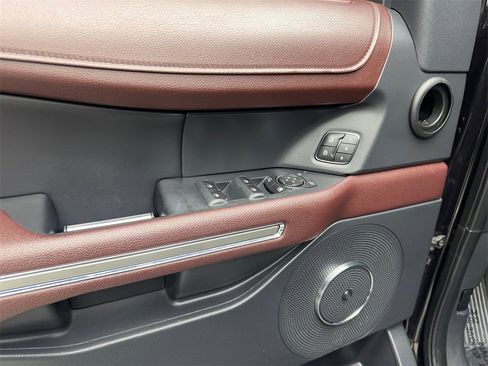 Used 2022 Ford Expedition Max Limited image 33