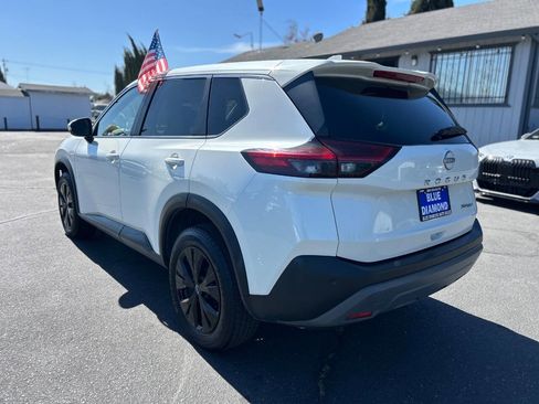 Used 2023 Nissan Rogue SV image 5
