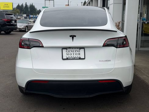 Used 2022 Tesla Model Y Performance AWD/4WD image 4