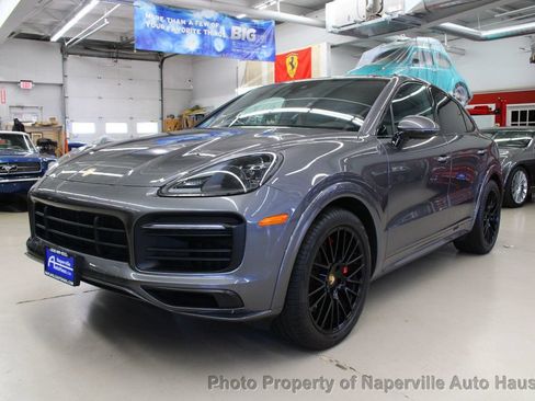 Used 2023 Porsche Cayenne GTS w/ Premium Package AWD/4WD image 2