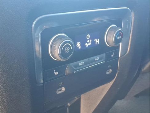 Used 2024 Chevrolet Tahoe Premier AWD/4WD image 22