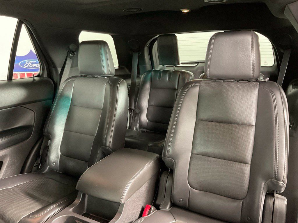 Used 2014 Ford Explorer Limited w/ Equipment Group 302A AWD/4WD image 16