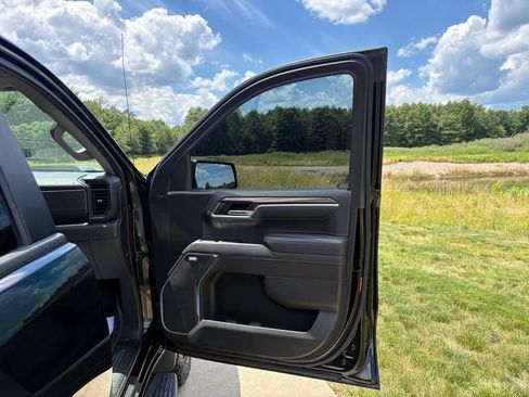 Used 2022 Chevrolet Silverado 1500 LT Trail Boss w/ LT Trail Boss Premium Package AWD/4WD image 38