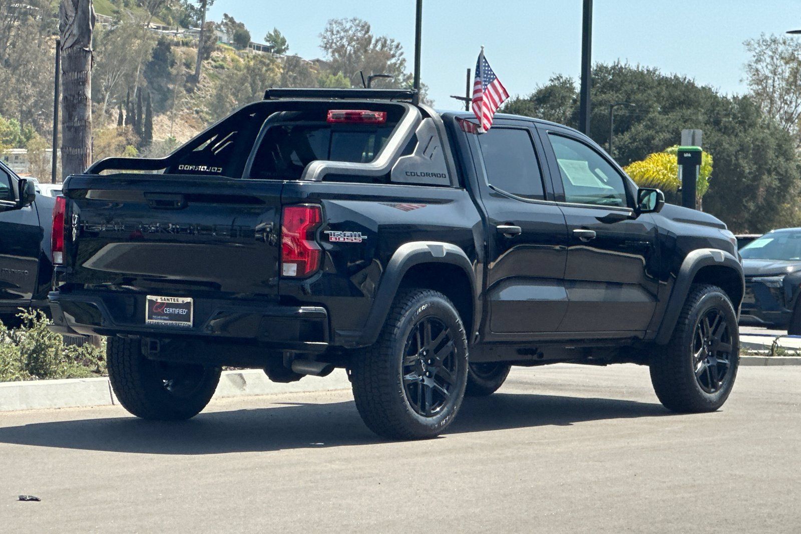 Used 2025 Chevrolet Colorado Trail Boss w/ Midnight Edition AWD/4WD image 4