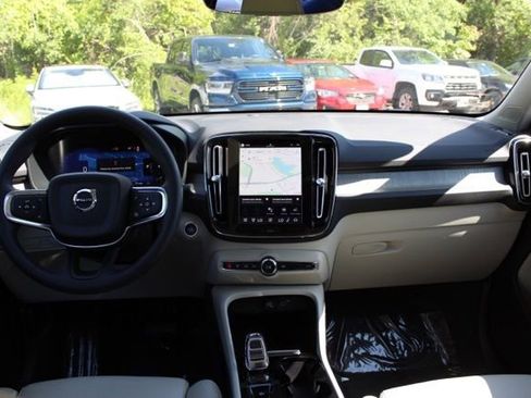 Certified 2024 Volvo XC40 B5 Ultimate w/ Climate Package AWD/4WD image 24