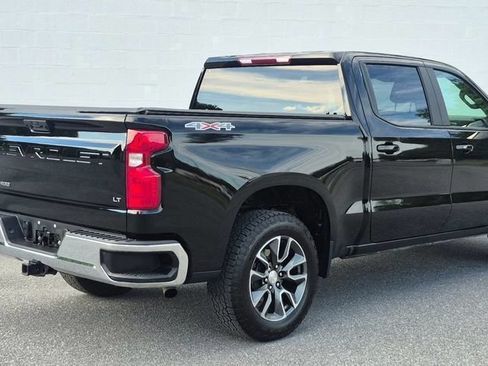 Used 2024 Chevrolet Silverado 1500 LT AWD/4WD image 46