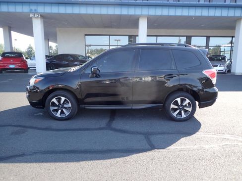 Used 2018 Subaru Forester 2.5i Premium AWD/4WD image 2