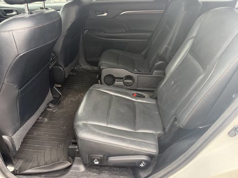 Used 2017 Toyota Highlander Limited Platinum FWD image 15