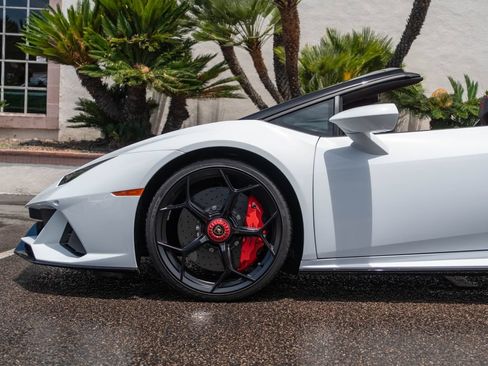 Used 2024 Lamborghini Huracan EVO AWD/4WD image 22