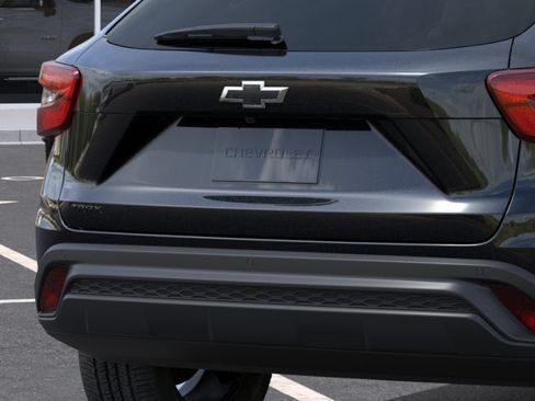New 2026 Chevrolet Trax LS w/ LS Convenience Package FWD image 14
