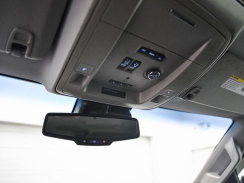 Used 2015 Chevrolet Suburban LTZ image 19