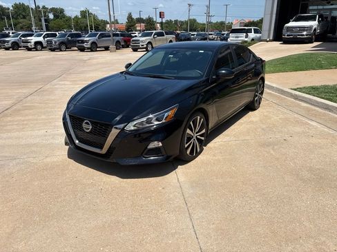 Used 2022 Nissan Altima 2.0 SR FWD image 6