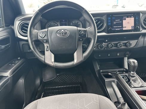 Used 2017 Toyota Tacoma TRD Off-Road w/ Tow Package AWD/4WD image 17