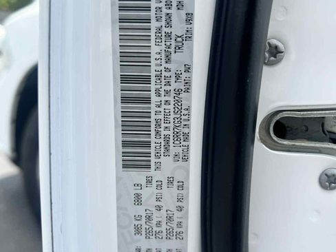 Used 2018 RAM 1500 Express image 19