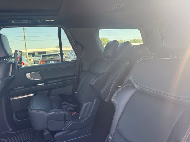 Used 2026 Ford Expedition Tremor AWD/4WD image 27