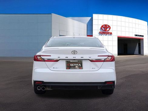 Used 2026 Toyota Camry SE FWD image 11