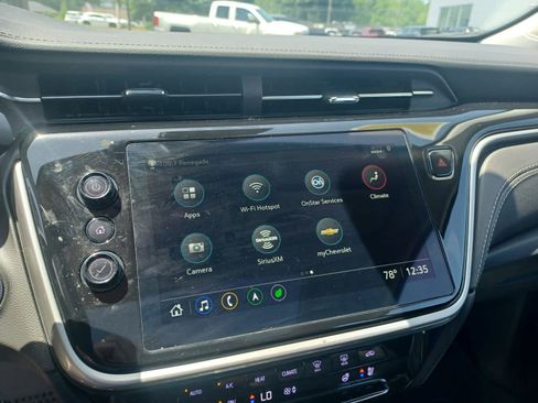 Used 2023 Chevrolet Bolt EUV Premier w/ Sun & Sound Package FWD image 11