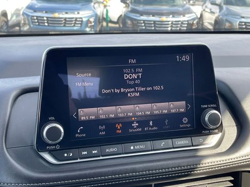 Used 2025 Nissan Rogue SV image 20