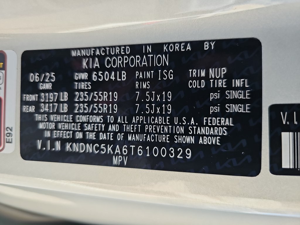 Used 2026 Kia Carnival EX FWD image 25
