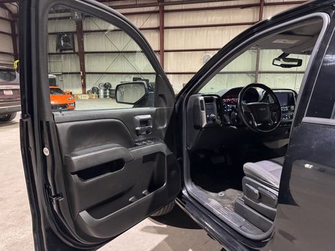 Used 2018 Chevrolet Silverado 1500 LT RWD image 12
