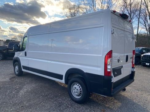 Used 2024 RAM ProMaster 2500 w/ Premium Convenience Group image 4