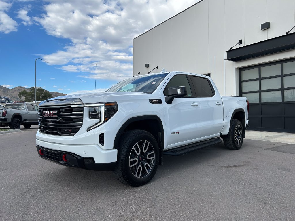 Used 2023 GMC Sierra 1500 AT4 w/ AT4 Premium Package AWD/4WD image 2